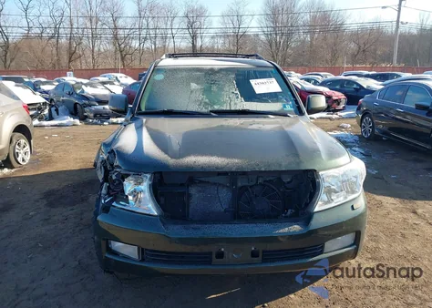 2011 Toyota Land Cruiser V8 (A6) из США, поврежденный, VIN JTMHY7AJ4B5011231